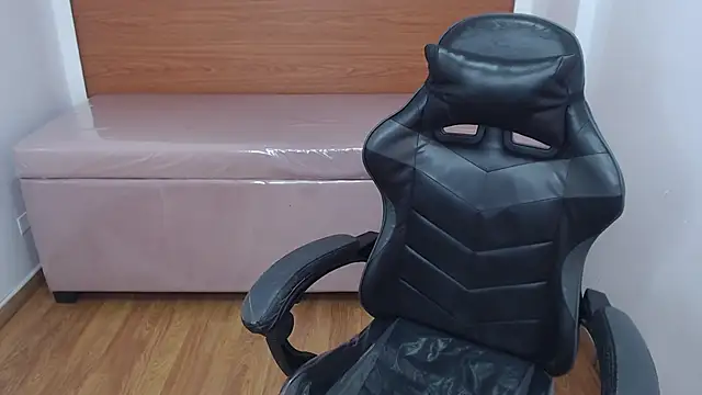 danatella a online show from January 2026 12:54:01 PM