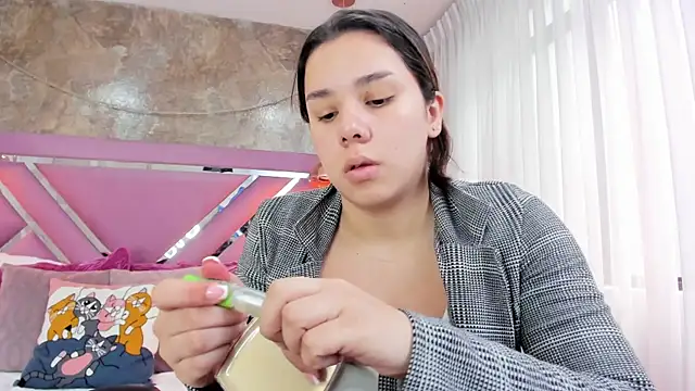 EmmaSulivan online show from November 2025 12:59:02 PM