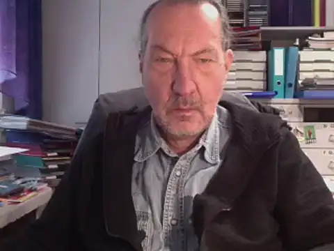 HMStraps01 online show from December 2024 01:11:02 PM