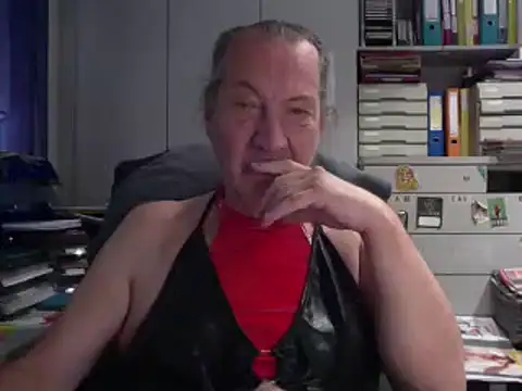 HMStraps01 online show from October 2025 10:25:01 AM