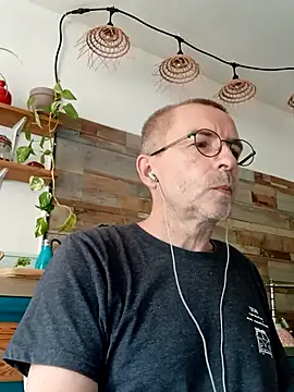 Snapshot of Xavspank2 chatting on September 2025 01:22:02 PM Xavspank2 online show from September 2025 01:22:02 PM