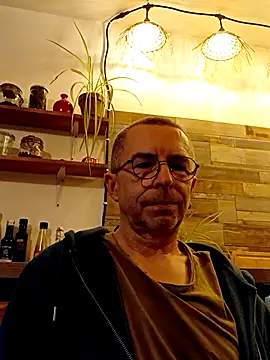 Snapshot of Xavspank2 chatting on November 2025 04:03:01 PM Xavspank2 online show from November 2025 04:03:01 PM