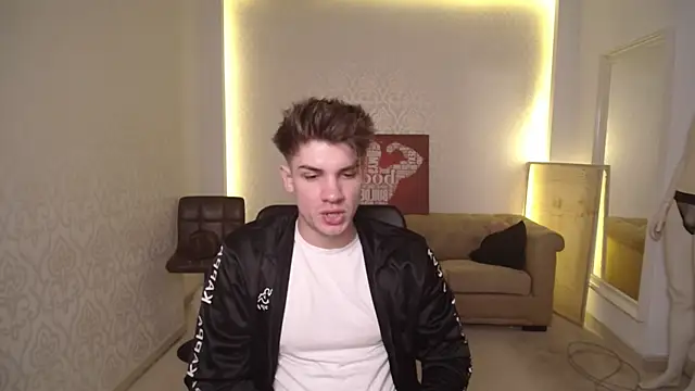 Snapshot of MaxKaiden chatting on March 2025 05:21:02 AM MaxKaiden online show from March 2025 05:21:02 AM
