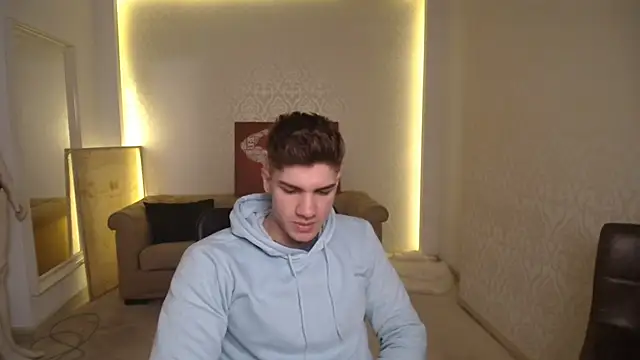 Snapshot of MaxKaiden chatting on March 2025 05:33:01 AM MaxKaiden online show from March 2025 05:33:01 AM