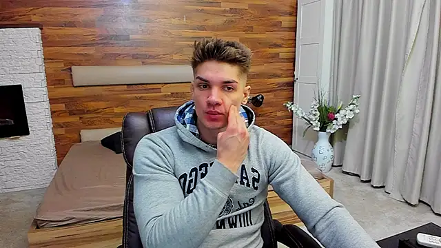 MaxKaiden online show from March 2026 07:01:01 AM