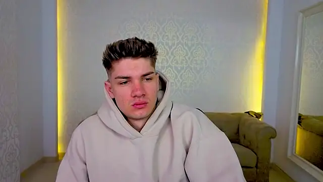 Snapshot of MaxKaiden chatting on April 2026 05:43:01 AM MaxKaiden online show from April 2026 05:43:01 AM
