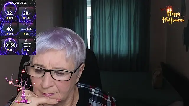 Snapshot of Sandra_Snowflake chatting on October 2025 11:44:02 AM Sandra Snowflake online show from October 2025 11:44:02 AM