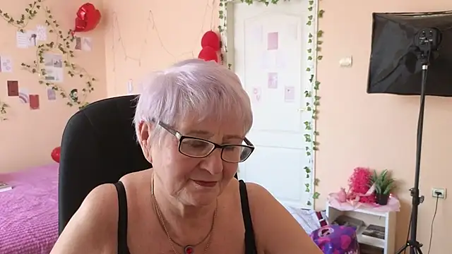 Sandra Snowflake online show from March 2026 11:05:01 AM