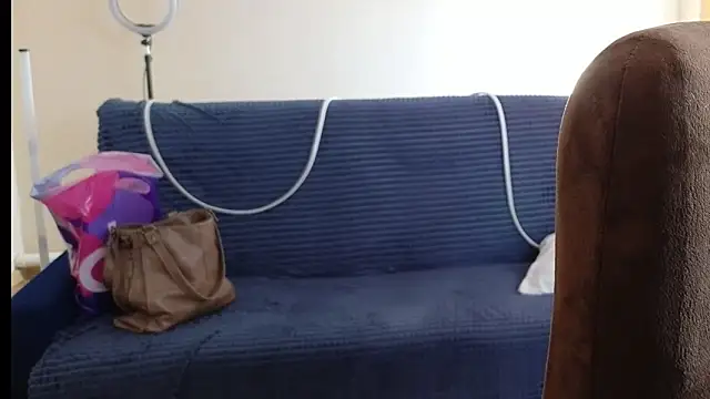 Sandra Snowflake online show from April 2026 12:21:01 PM