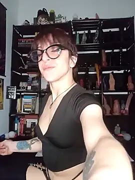 MirianaB online show from December 2025 07:29:02 PM