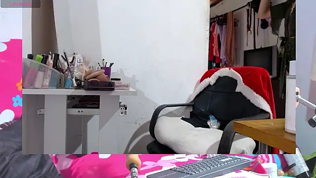 Snapshot of afroditacute15 chatting on February 2026 05:42:01 PM afroditacute15 online show from February 2026 05:42:01 PM