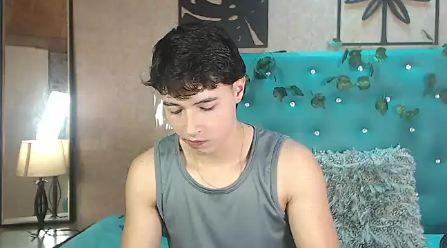 Snapshot of LiamAndrewzz chatting on February 2025 07:19:02 PM LiamAndrewzz online show from February 2025 07:19:02 PM