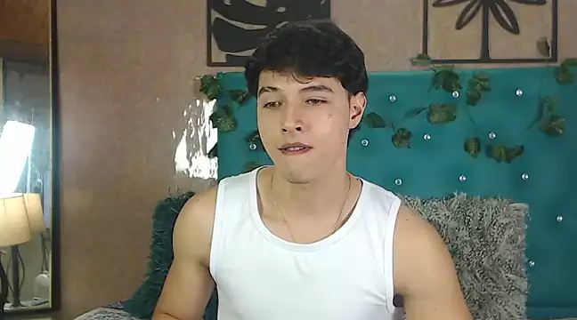 Snapshot of LiamAndrewzz chatting on February 2025 05:30:02 AM LiamAndrewzz online show from February 2025 05:30:02 AM