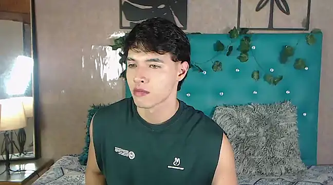 Snapshot of LiamAndrewzz chatting on March 2025 08:42:01 PM LiamAndrewzz online show from March 2025 08:42:01 PM