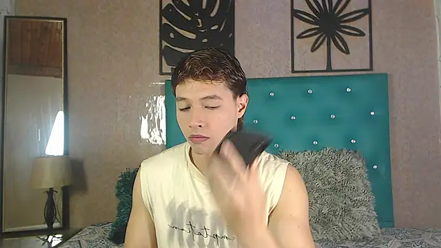 Snapshot of LiamAndrewzz chatting on September 2025 05:07:02 AM LiamAndrewzz online show from September 2025 05:07:02 AM