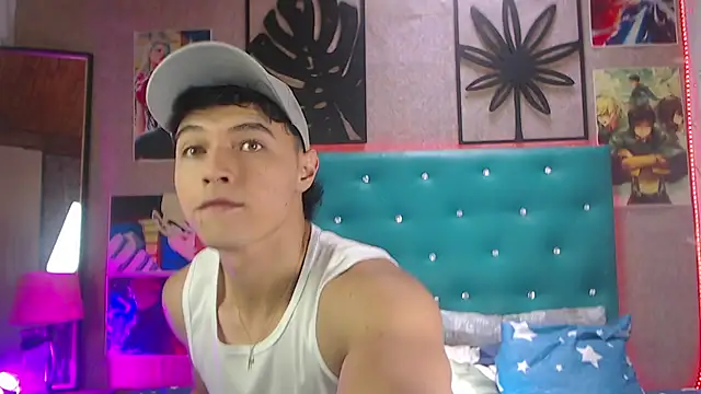 Snapshot of LiamAndrewzz chatting on September 2025 04:19:02 PM LiamAndrewzz online show from September 2025 04:19:02 PM