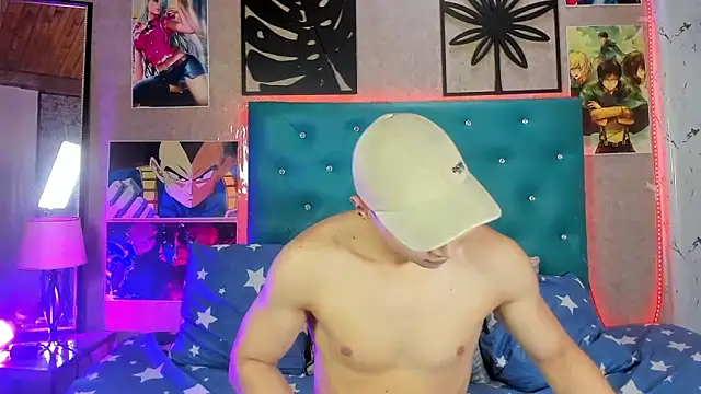 Snapshot of LiamAndrewzz chatting on October 2025 09:32:02 PM LiamAndrewzz online show from October 2025 09:32:02 PM