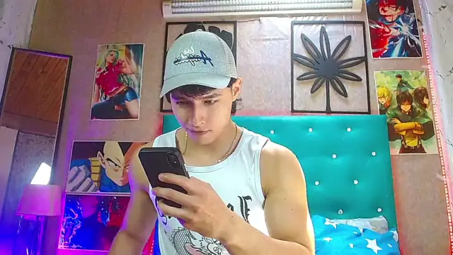 Snapshot of LiamAndrewzz chatting on October 2025 04:35:01 PM LiamAndrewzz online show from October 2025 04:35:01 PM