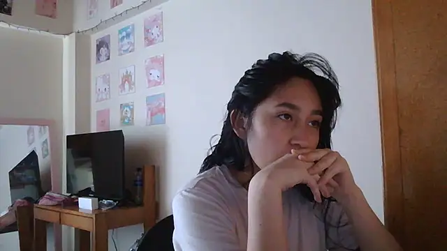 Snapshot of Arielle_lov chatting on November 2025 06:50:01 PM Arielle lov online show from November 2025 06:50:01 PM