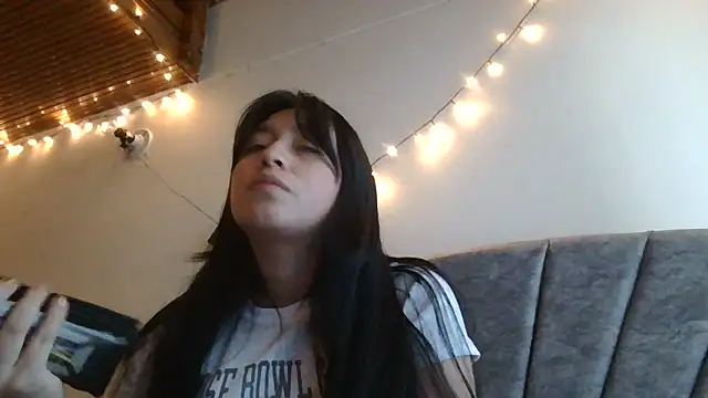 Snapshot of Arielle_lov chatting on December 2025 06:46:02 PM Arielle lov online show from December 2025 06:46:02 PM