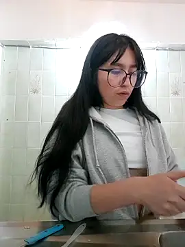 Snapshot of Arielle_lov chatting on January 2026 02:15:01 AM Arielle lov online show from January 2026 02:15:01 AM