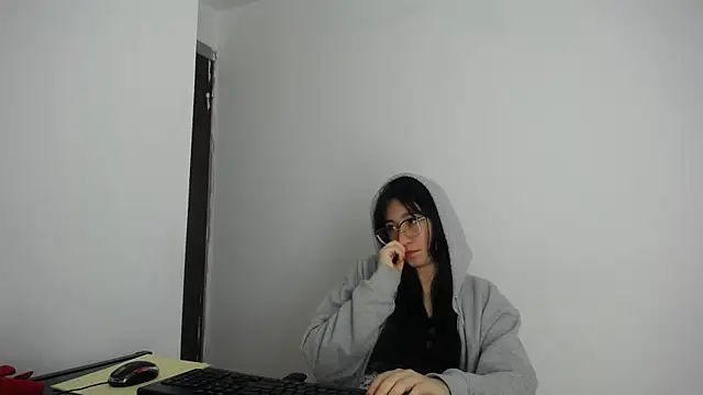 Snapshot of Arielle_lov chatting on February 2026 11:28:02 AM Arielle lov online show from February 2026 11:28:02 AM