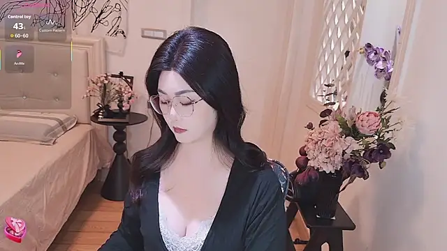 Tingdie online show from October 2025 04:29:01 PM