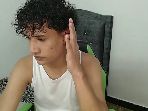 Snapshot of Boy_coll chatting on March 2026 05:33:02 AM Boy coll online show from March 2026 05:33:02 AM