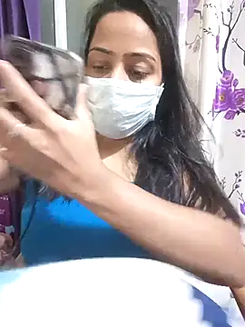 COZY ROZI online show from November 2025 04:17:01 PM