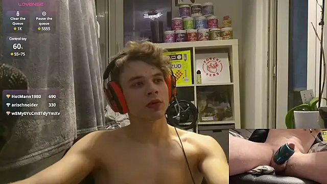 Snapshot of PainterHase chatting on February 2025 09:08:02 PM PainterHase online show from February 2025 09:08:02 PM