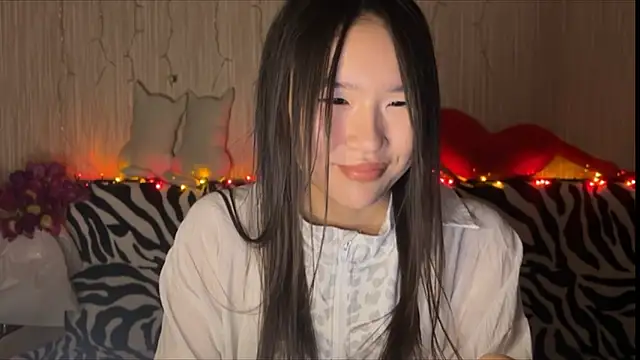 Snapshot of Asian_Vi chatting on March 2025 01:02:01 PM Asian Vi online show from March 2025 01:02:01 PM