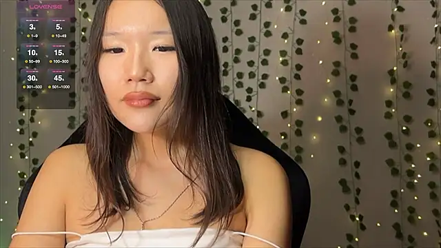 Snapshot of Asian_Vi chatting on September 2025 08:43:01 PM Asian Vi online show from September 2025 08:43:01 PM