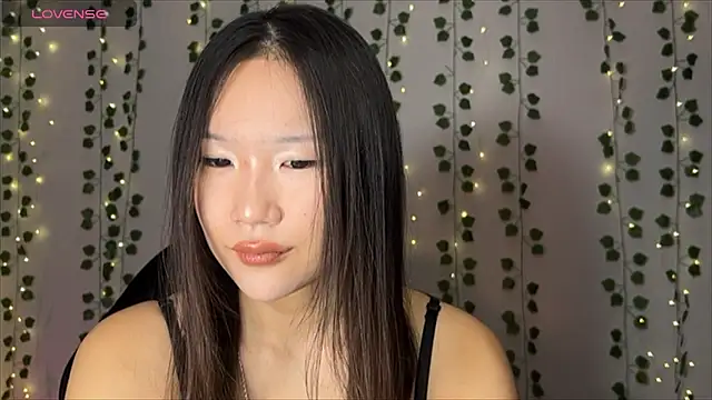 Snapshot of Asian_Vi chatting on October 2025 02:18:02 PM Asian Vi online show from October 2025 02:18:02 PM