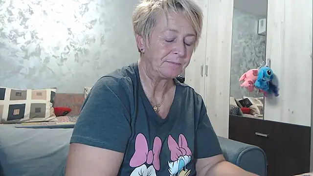 RosesandLillies online show from October 2025 04:41:01 PM