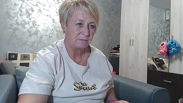 RosesandLillies online show from October 2025 04:07:02 PM