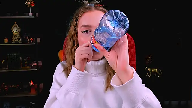 JenniferGraces online show from February 2025 11:44:02 AM