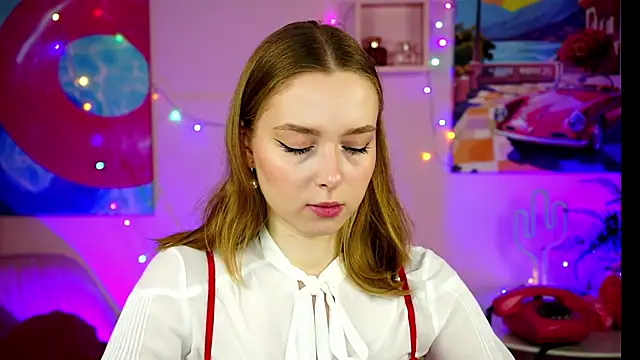 JenniferGraces online show from March 2025 04:19:02 PM