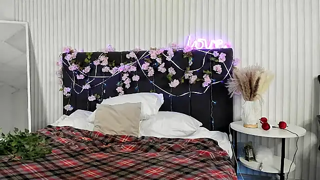 boozekirs  online show from November 2025 03:07:01 AM