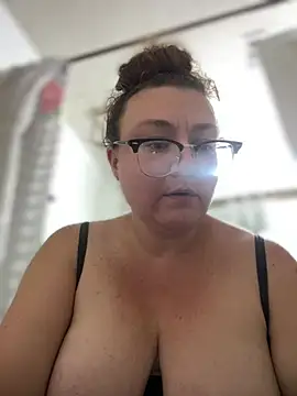 Snapshot of HTXBELLE chatting on June 2026 09:14:01 AM HTXBELLE online show from June 2026 09:14:01 AM
