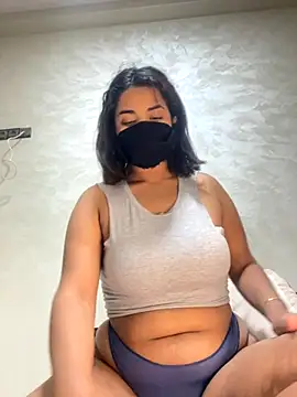 Snapshot of Louli_ta chatting on November 2025 09:48:02 PM Louli ta online show from November 2025 09:48:02 PM