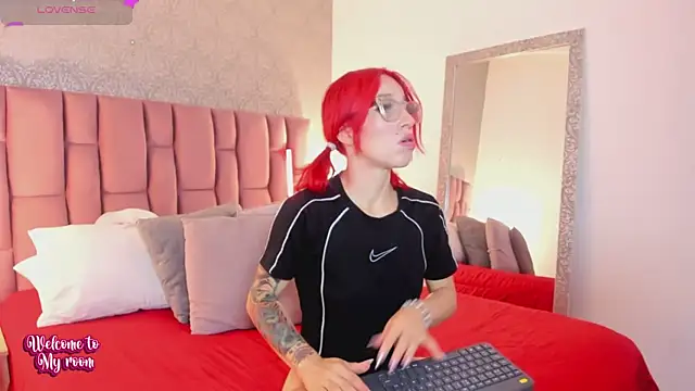 AbellaFox  online show from November 2025 07:24:02 PM