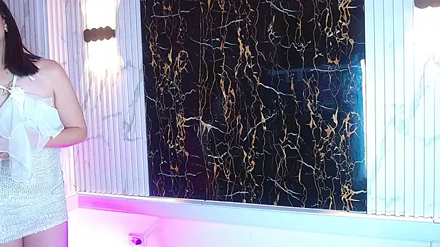 Snapshot of Guxplo_ chatting on March 2025 09:43:02 PM Guxplo online show from March 2025 09:43:02 PM