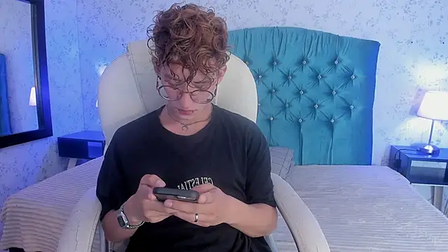 iiangel  online show from November 2025 04:35:01 AM