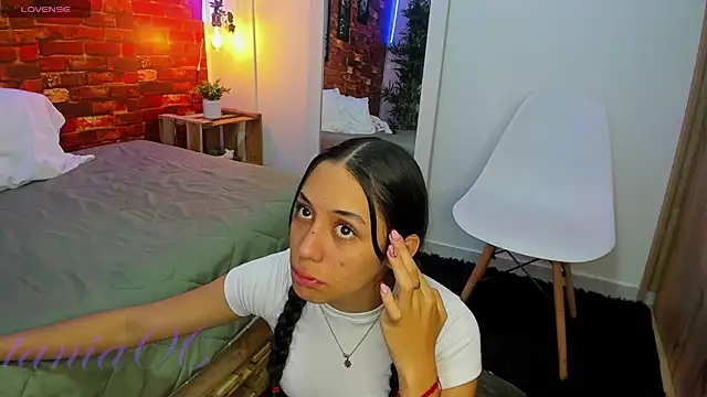 Snapshot of TANIA_06 chatting on February 2025 04:36:02 PM TANIA 06 online show from February 2025 04:36:02 PM