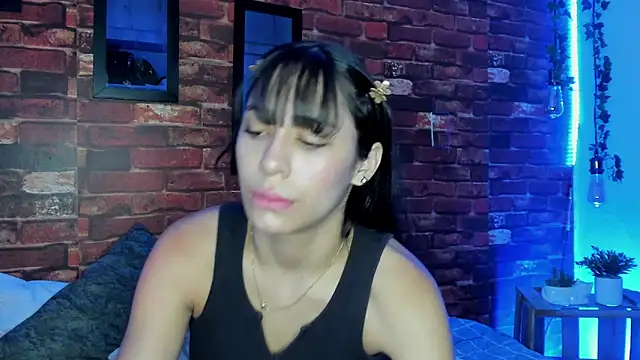 Snapshot of TANIA_06 chatting on September 2025 01:11:02 PM TANIA 06 online show from September 2025 01:11:02 PM