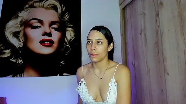 Snapshot of TANIA_06 chatting on September 2025 12:10:01 PM TANIA 06 online show from September 2025 12:10:01 PM