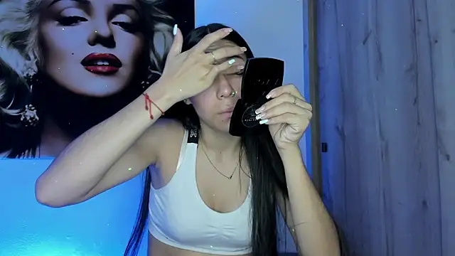 Snapshot of TANIA_06 chatting on October 2025 01:13:01 PM TANIA 06 online show from October 2025 01:13:01 PM