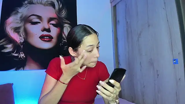 Snapshot of TANIA_06 chatting on November 2025 01:11:01 PM TANIA 06 online show from November 2025 01:11:01 PM