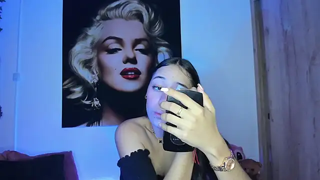 Snapshot of TANIA_06 chatting on November 2025 01:22:01 PM TANIA 06 online show from November 2025 01:22:01 PM