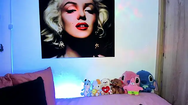 Snapshot of TANIA_06 chatting on November 2025 01:18:02 PM TANIA 06 online show from November 2025 01:18:02 PM